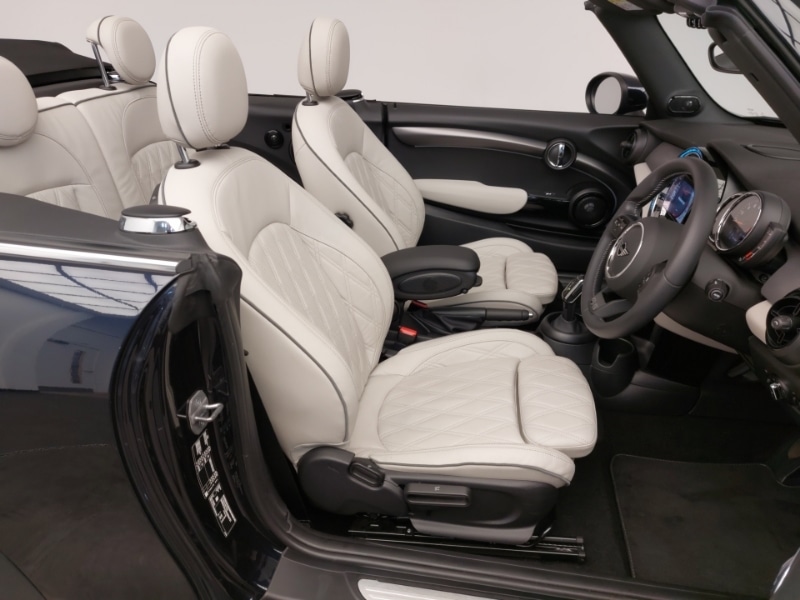 Used MINI Convertible 2023 for sale - 77876898: Photo 11