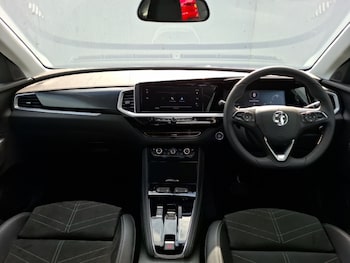Used Vauxhall Grandland 2024 for sale - 76212607: Photo 2
