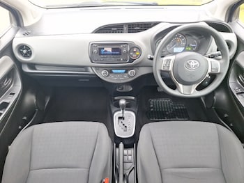 Used Toyota Yaris 2020 for sale - 76144690: Photo 2