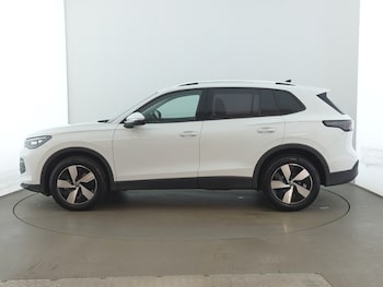 Used Volkswagen Tiguan 2024 for sale - 77875115: Photo