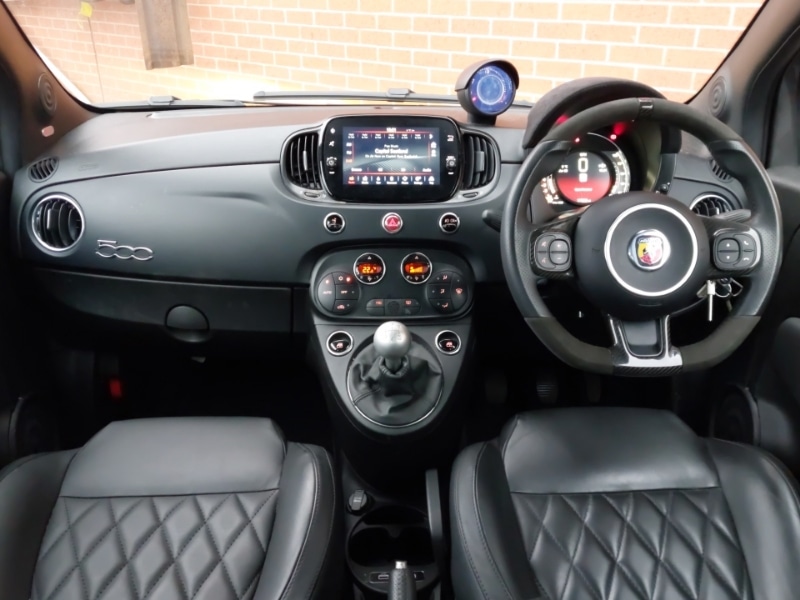 Used Abarth 695 2023 for sale - 77330076: Photo 2