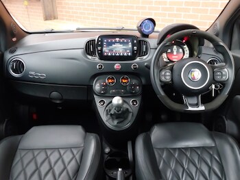 Used Abarth 695 2023 for sale - 77330076: Photo