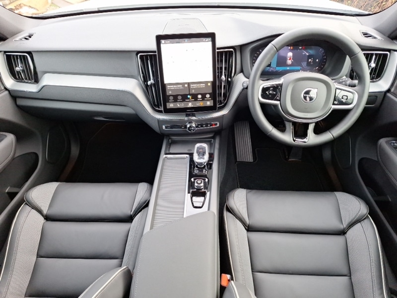 Used Volvo XC60 2025 for sale - 76636478: Photo 2