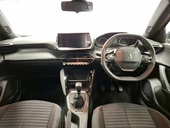 Used Peugeot 2008 2023 for sale - 76220915: Photo 2