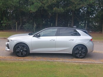 Used Vauxhall Astra 2024 for sale - 76351386: Photo