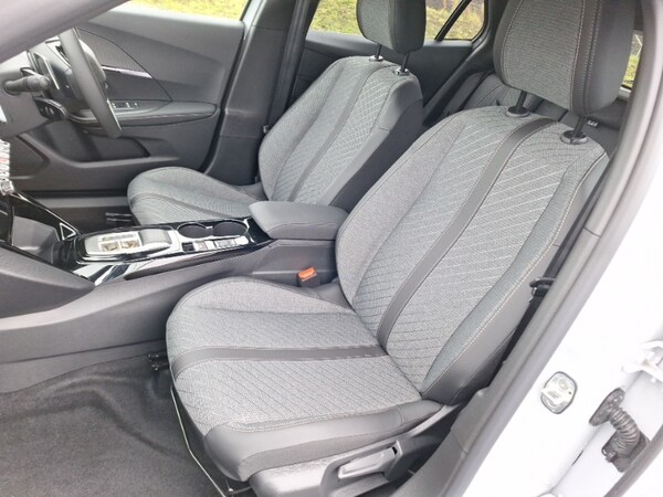 Used Peugeot 2008 2025 for sale - 76254351: Photo 5