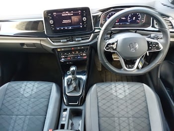 Used Volkswagen T-Roc 2022 for sale - 77229163: Photo