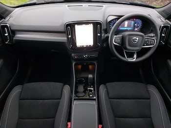 Used Volvo XC40 2025 for sale - 77197183: Photo