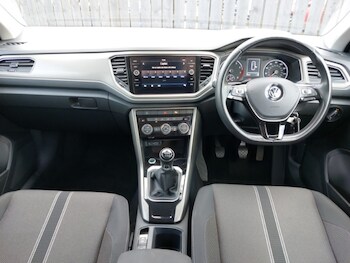 Used Volkswagen T-Roc 2020 for sale - 78364957: Photo