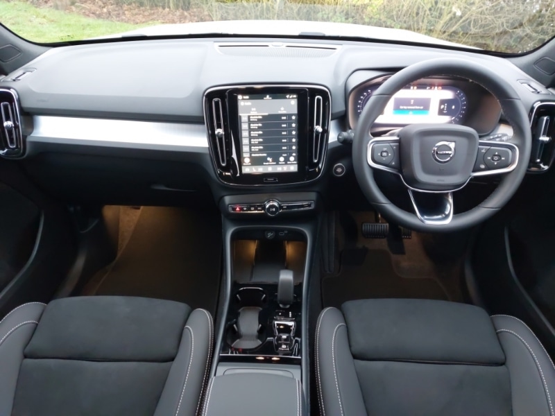 Used Volvo XC40 2025 for sale - 77449257: Photo 2