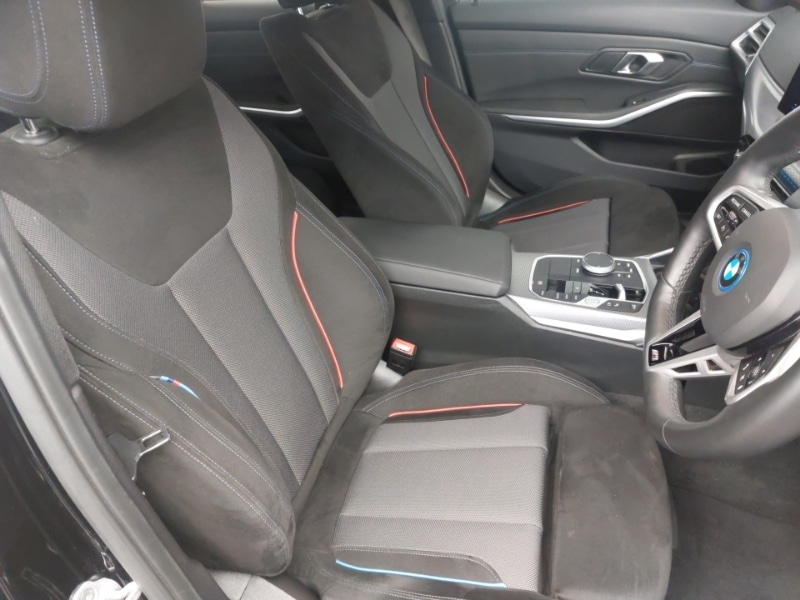 Used BMW 3 Series 2024 for sale - 77046902: Photo 11