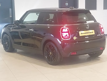 Used MINI Hatch 2023 for sale - 77797631: Photo