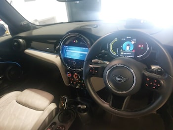 Used MINI Hatch 2023 for sale - 77797631: Photo