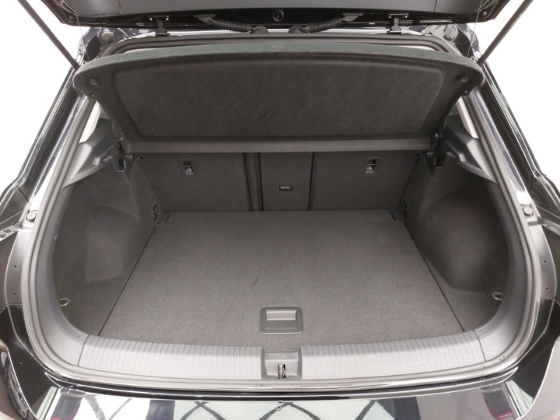 Used Volkswagen T-Roc 2022 for sale - 76770410: Photo 8