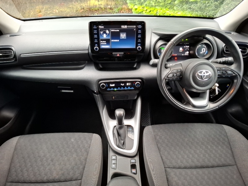 Used Toyota Yaris 2023 for sale - 77424015: Photo 2