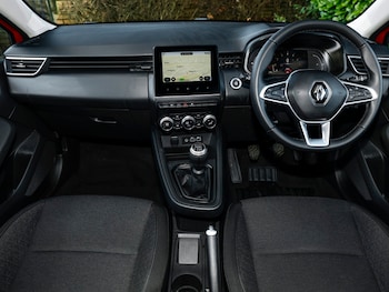 Used Renault Clio 2023 for sale - 77235215: Photo