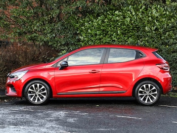 Used Renault Clio 2023 for sale - 77235215: Photo