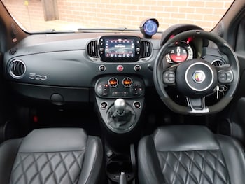 Used Abarth 695 2023 for sale - 77385940: Photo