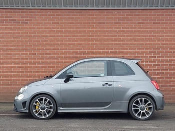 Used Abarth 695 2023 for sale - 77385940: Photo