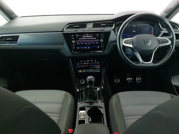Used Volkswagen Touran 2022 for sale - 78198400: Photo