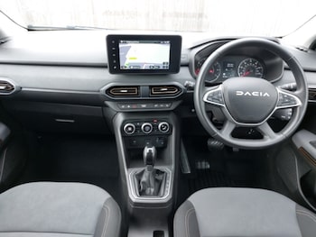 Used Dacia Sandero Stepway 2024 for sale - 76212291: Photo 2