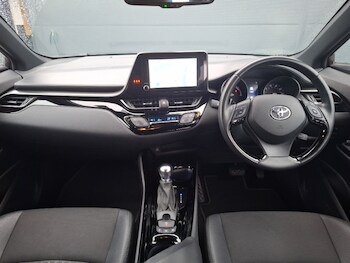 Used Toyota C-HR 2023 for sale - 76526287: Photo