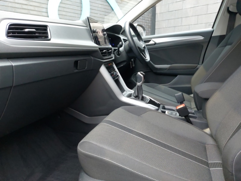 Used Volkswagen T-Roc 2024 for sale - 77423998: Photo 5