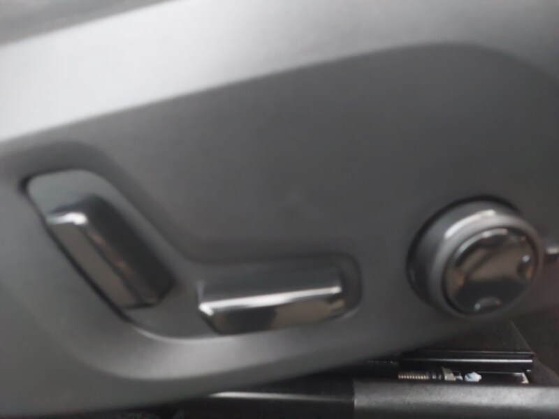 Used Volvo XC60 2025 for sale - 77142859: Photo 12