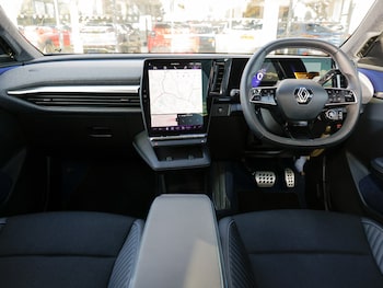 Used Renault Scenic E-Tech 2024 for sale - 76343246: Photo
