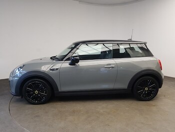 Used MINI Cooper 2021 for sale - 76120736: Photo