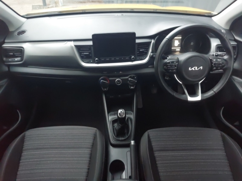 Used Kia Stonic 2023 for sale - 76511247: Photo 2