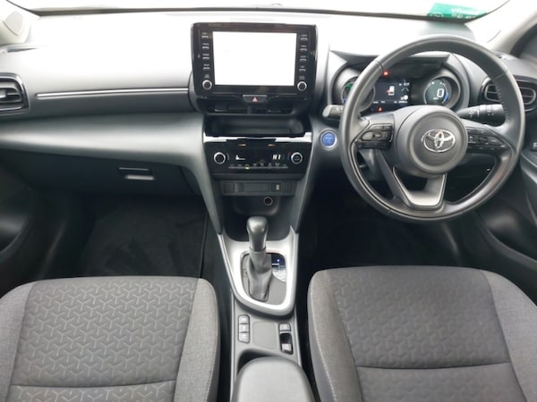 Used Toyota Yaris Cross 2022 for sale - 76254402: Photo 2