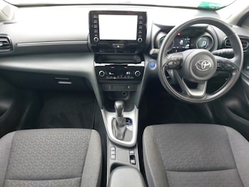 Used Toyota Yaris Cross 2022 for sale - 76254402: Photo 2