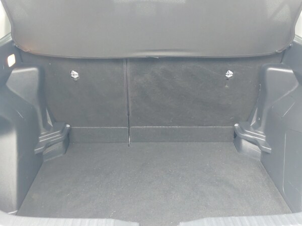 Used Toyota Yaris Cross 2022 for sale - 76254402: Photo 8