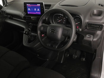 Used Citroen Berlingo 2024 for sale - 76160144: Photo 2