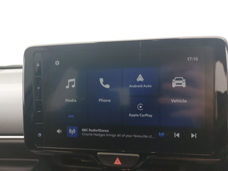 Used Mazda Mazda2 HYBRID 2024 for sale - 76861391: Photo 11