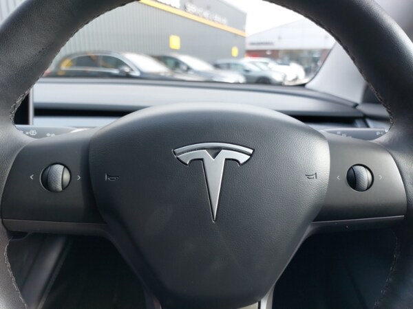 Used Tesla Model 3 2021 for sale - 76225602: Photo 12