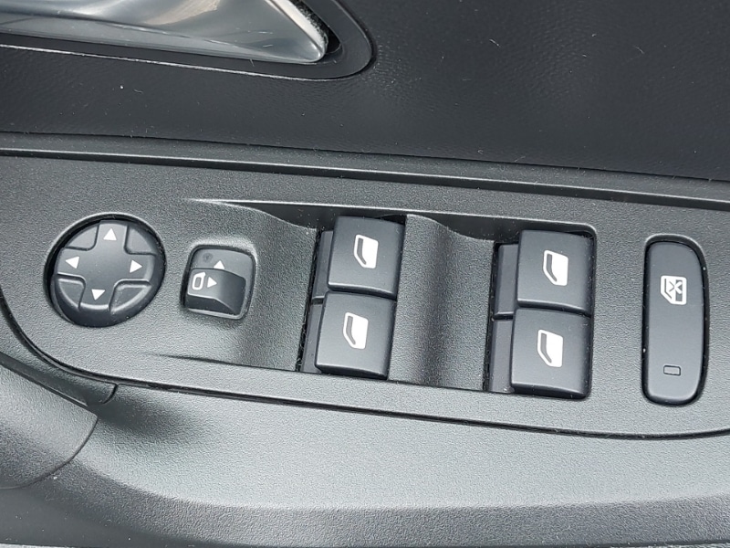 Used Peugeot 2008 2023 for sale - 78207122: Photo 12