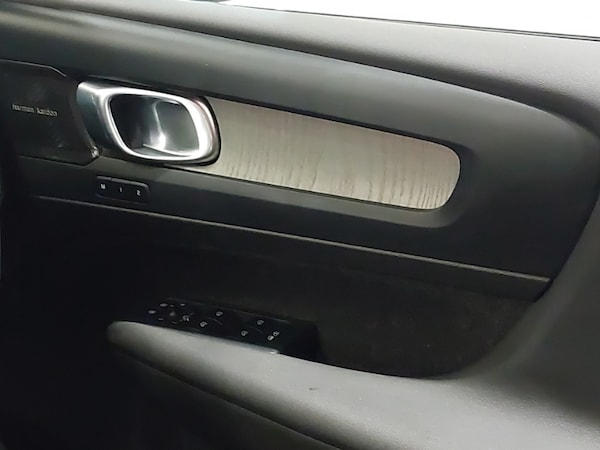 Used Volvo XC40 2024 for sale - 76347985: Photo 10