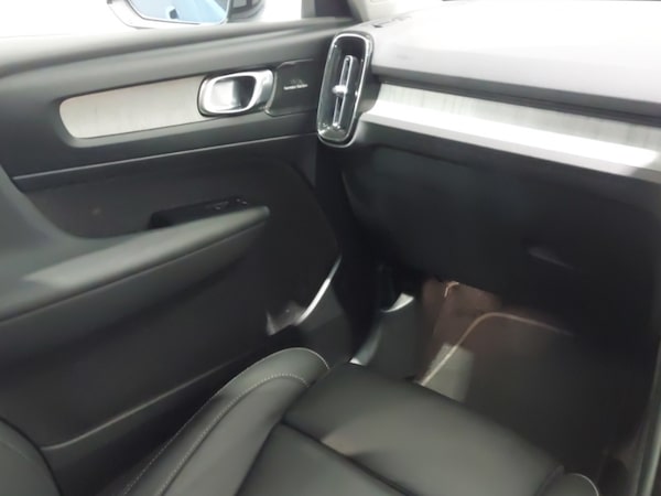 Used Volvo XC40 2024 for sale - 76347985: Photo 11