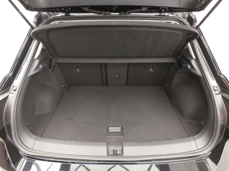 Used Volkswagen T-Roc 2023 for sale - 77875301: Photo 8