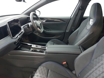 Used Volkswagen Passat 2024 for sale - 76925557: Photo