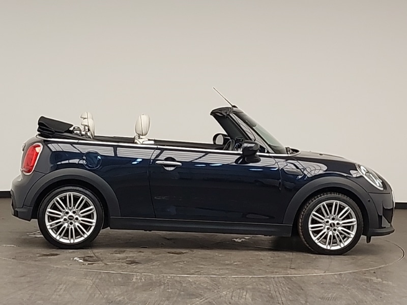 Used MINI Convertible 2023 for sale - 77924582: Photo 2