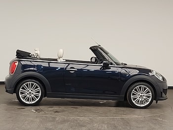 Used MINI Convertible 2023 for sale - 77924582: Photo