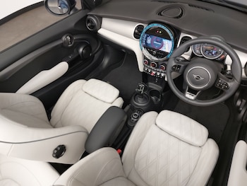 Used MINI Convertible 2023 for sale - 77924582: Photo