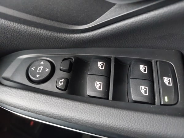 Used BMW 3 Series 2024 for sale - 76321170: Photo 12