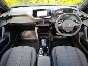 Used Peugeot 2008 2023 for sale - 78522422: Photo