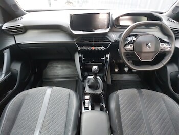 Used Peugeot 2008 2025 for sale - 76816860: Photo