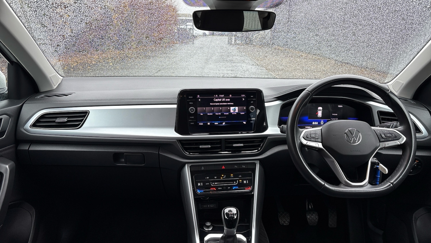 Used Volkswagen T-Roc 2023 for sale - 76784835: Photo 10