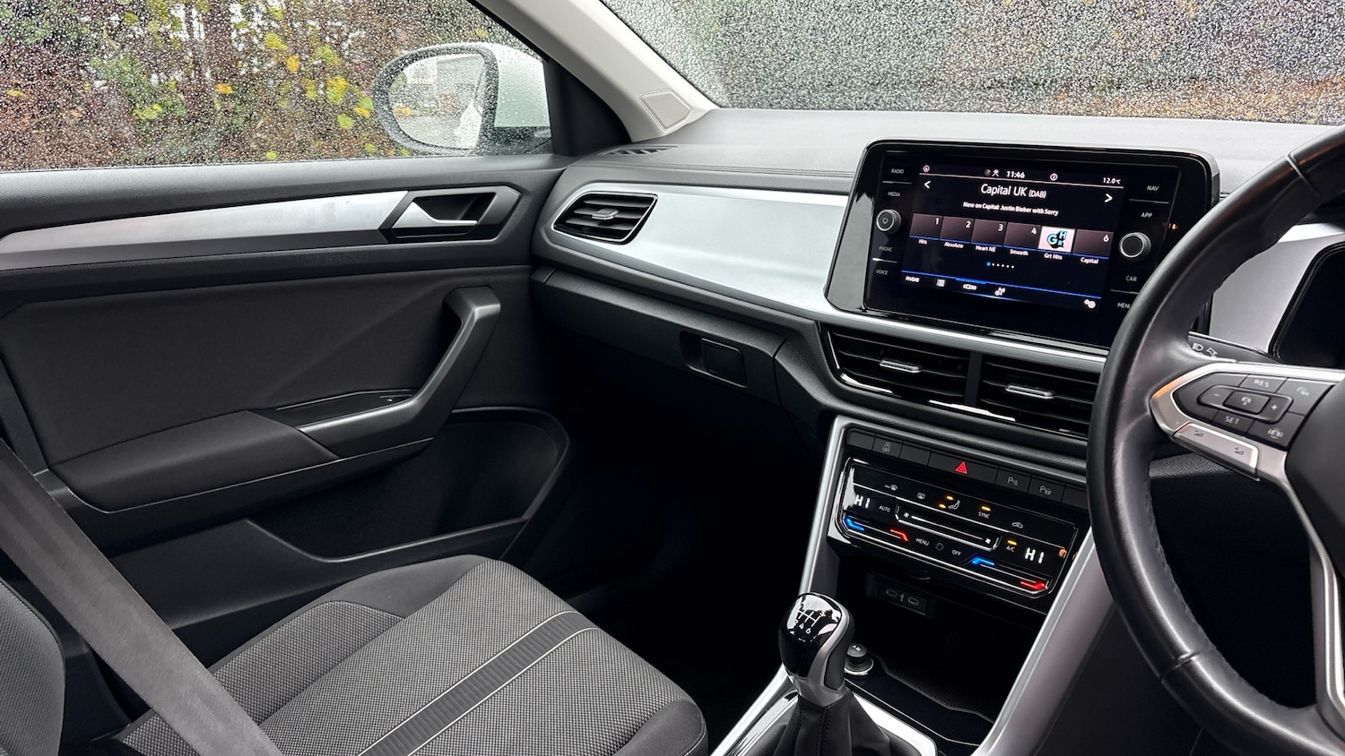 Used Volkswagen T-Roc 2023 for sale - 76784835: Photo 14